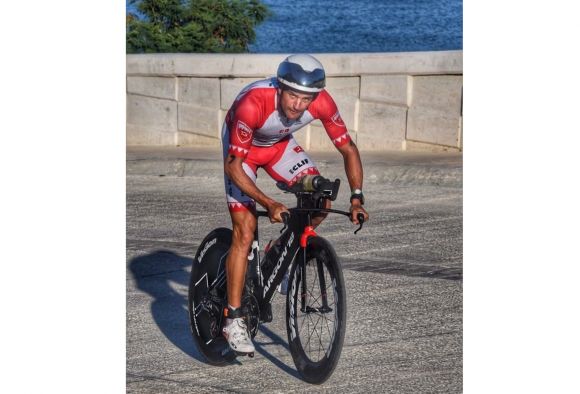 Bozzone chose a Metron rear disc, a Metron 81 SL front and Trimax Areo Bars for this race